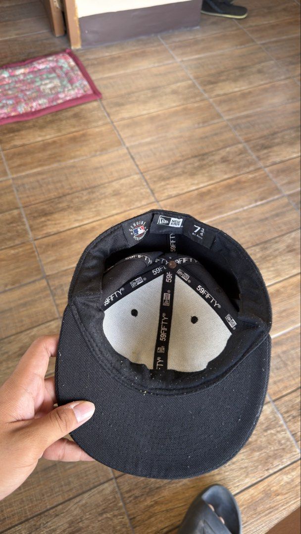 LA NEW ERA CAP (Category: Caps & Hats) located in Manila. Submitted by urban.vintage (Listing ID 1471067822, Image 3). Description: ISSUE: NONE (NEED WASH) MOP :GCASH (NO COD) SHIP VIA: LALAMOVE & J&T LOCATION: PASIG CITY.