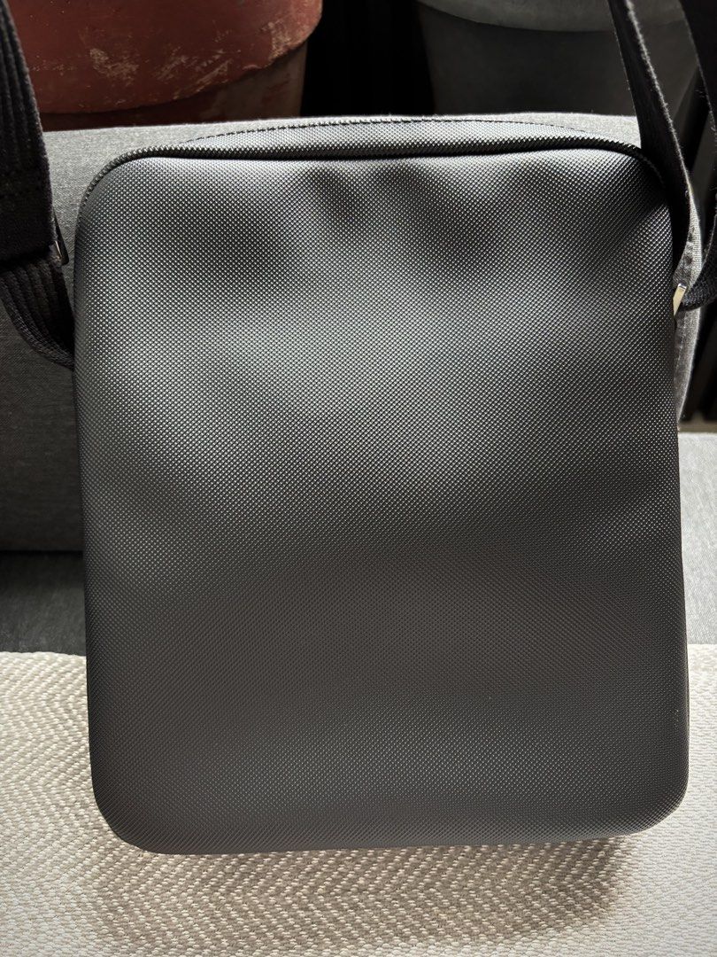 Lacoste Cross-body Bag for Men (Category: Belt bags, Clutches and Pouches) located in Calamba. Submitted by appagab (Listing ID 1471046517, Image 3). Description: ➡️Lacoste crossbody bag for men Condition: 9.5/10 Rarely used Price: ₱3,500 negotiable.