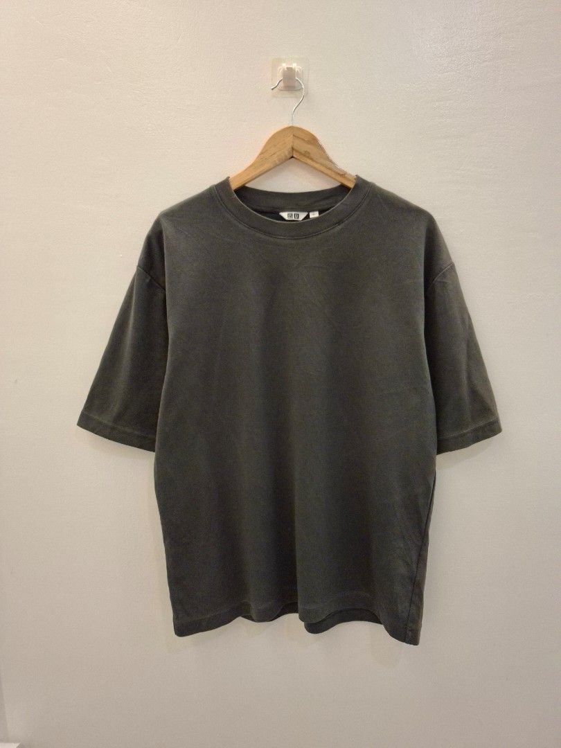LARGE UNIQLO AIRISM OVERSIZED (Category: Tshirts & Polo Shirts ) located in Cebu City. Submitted by uniqloarchives_ (Listing ID 1471067406, Image 2). Description: LARGE UNIQLO AIRISM OVERSIZED WIDTH: 22 LENGTH: 26 📌EXCELLENT CONDITION 📌Color rate: 10/10 📌 WASHED READY TO WEAR 📌 NO ISSUE 📍LOCATION:CEBU CITY 📦COURIER:J&T or MAXIM COD 🏷️₱350 each + sf.