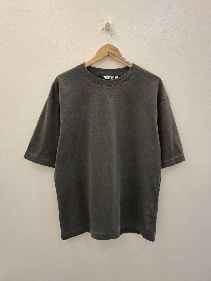 LARGE UNIQLO AIRISM OVERSIZED (Category: Tshirts & Polo Shirts ) located in Cebu City. Submitted by uniqloarchives_ (Listing ID 1471067406, Image 3). Description: LARGE UNIQLO AIRISM OVERSIZED WIDTH: 22 LENGTH: 26 📌EXCELLENT CONDITION 📌Color rate: 10/10 📌 WASHED READY TO WEAR 📌 NO ISSUE 📍LOCATION:CEBU CITY 📦COURIER:J&T or MAXIM COD 🏷️₱350 each + sf.