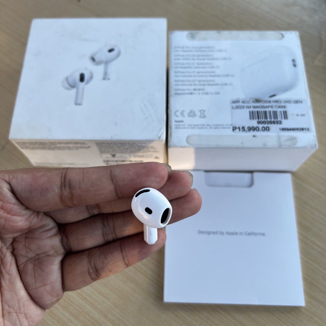 Left Pod Airpods 4 Original (ANC) (Category: Earphones) located in Cebu City. Submitted by luckyyfindss (Listing ID 1471036975, Image 2). Description: Left Pod Airpods 4 Original (ANC) - Still in great condition - Battery health still in perfect condition - A3056 model number - No issues - Cleaned and sanitized - Already unpaired so that it will be paired to new owner’s apple account Courier, Shipping, or Delivery: J&T 🚚 Check my reviews, feedba