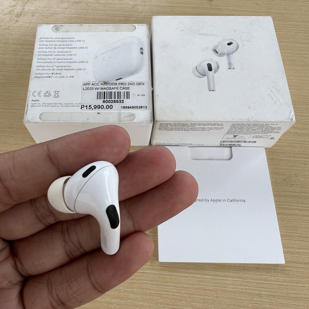 Left Pod Airpods Pro 2 Original (USB-C) (Category: Earphones) located in Cebu City. Submitted by luckyyfindss (Listing ID 1471036533, Image 3). Description: Left Pod Airpods Pro 2 Original (USB-C) I offer replacements to those missing or lost either charging case, left, and right Airpods this is the best for you 💯 - As new condition no issues - A3048 Model Number - All features are working - Cleaned and sanitized - Updated to latest firmware ver