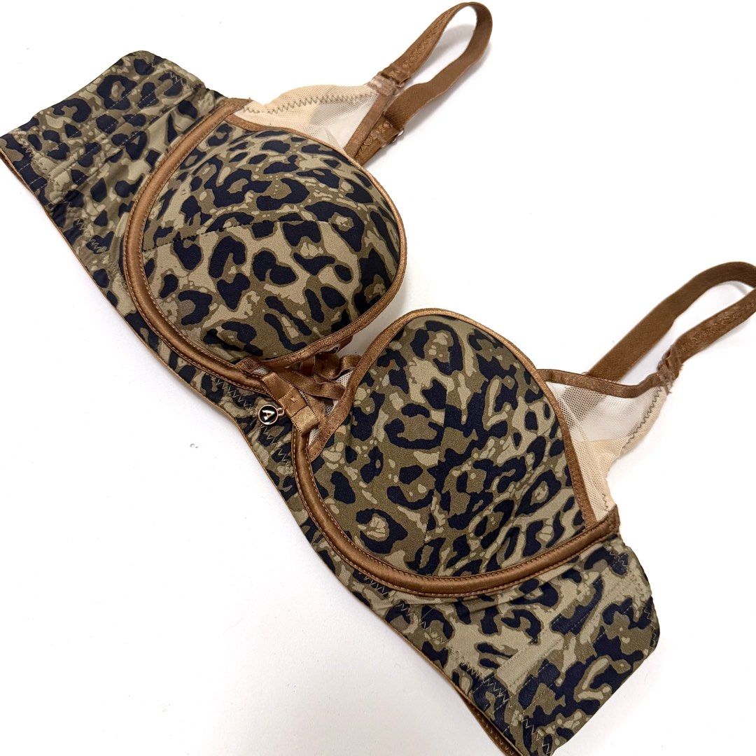 Leopard Print Underwired Push-up Bra [36B] (Category: Undergarments & Loungewear) located in Malabon City. Submitted by k_intimates (Listing ID 1471097447, Image 2). Description: Details: • Size 36B / wired / push-up • Like new (rare & pretty! 🩷) • Rare leopard-print underwire push-up bra featuring a small bow detail at the center gore..