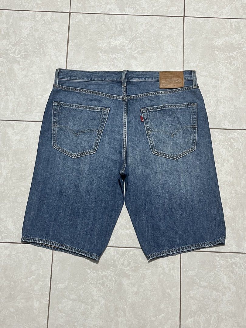 Levi’s 405 Premium Selvedge Shorts (Category: Shorts) located in Manila. Submitted by nycts (Listing ID 1471039338, Image 1). Description: Levi’s 405 Premium Selvedge Shorts Actual Waist 38 Length 23.5 Leg Opening 10.5 Like new Ready to wear Standard Fit Blank Red Tab Non Stretch Product color may slightly vary due to photographic lighting‼️ Courier: J&T Mode of payment: Gcash / PayMaya / Gotyme Direct message if interested 📩.