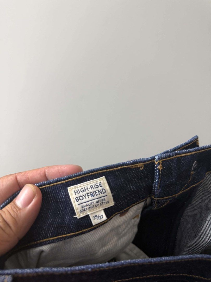 LEVI’S 501 CT DENIM JEANS WITH A BUTTON FLY (Category: Jeans) located in Guagua. Submitted by sweetboyy (Listing ID 1470981310, Image 3). Description: LEVI’S 501 CT DENIM JEANS WITH A BUTTON FLY EXCELLENT CONDITION SIZE 32 ON TAG DIMES: WAISTLINE 32-34 / LENGTH 39 / LEG OPENING 7.