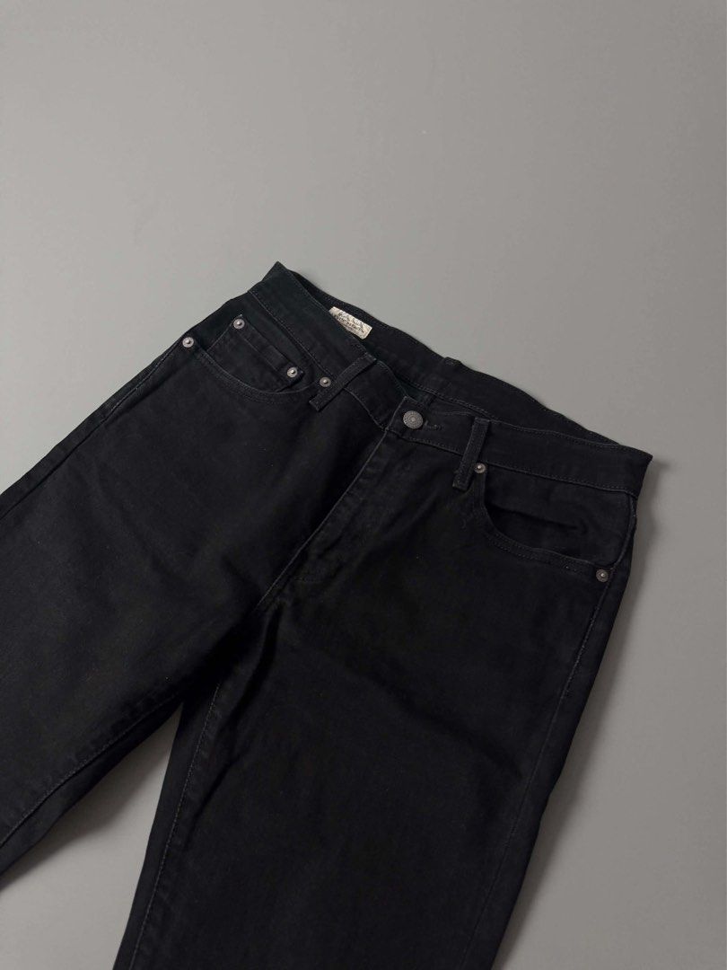 LEVIS 511 REGULAR BLACK DENIM JEANS (Category: Jeans) located in Guagua. Submitted by sweetboyy (Listing ID 1470983027, Image 2). Description: LEVIS 511 REGULAR BLACK DENIM JEANS EXCELLENT CONDITION SIZE 32 ON TAG DIMES: WAISTLINE 32-33 / LENGTH 41 / LEG OPENING 7.