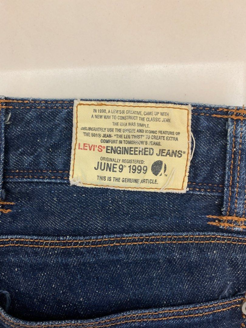 Levi’s Engineered 3D Jeans (W28) (Category: Jeans) located in Mabalacat. Submitted by thriftkolangmagbenta (Listing ID 1471107294, Image 3). Description: Vintage Y2K Levi’s Engineered pair 3D twisted seam cut Measurements: • Waist: 28 in • Length: 38 in • Thigh: 10 in • Hem: 9 in .
