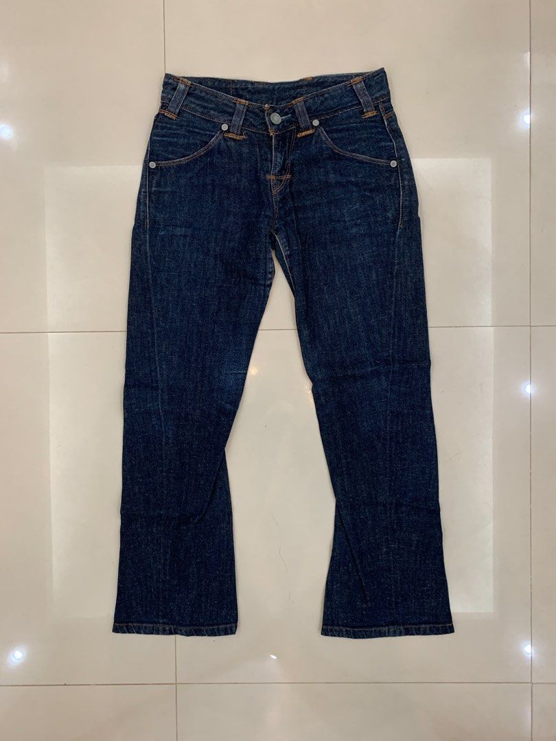 Levi’s Engineered 3D Jeans (W28) (Category: Jeans) located in Mabalacat. Submitted by thriftkolangmagbenta (Listing ID 1471107294, Image 1). Description: Vintage Y2K Levi’s Engineered pair 3D twisted seam cut Measurements: • Waist: 28 in • Length: 38 in • Thigh: 10 in • Hem: 9 in .
