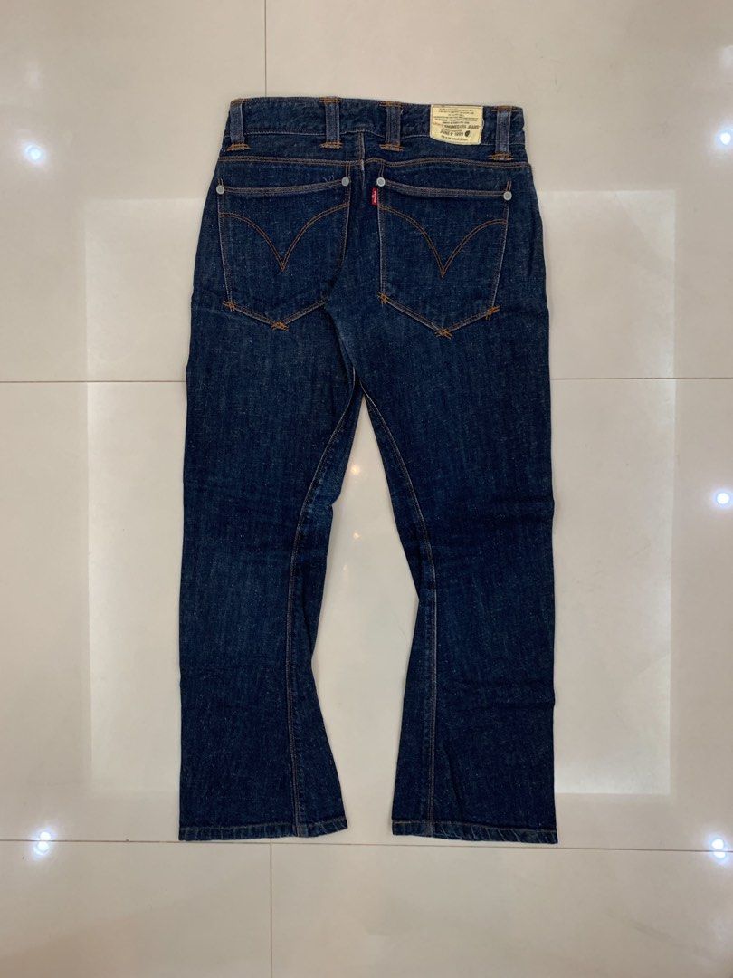 Levi’s Engineered 3D Jeans (W28) (Category: Jeans) located in Mabalacat. Submitted by thriftkolangmagbenta (Listing ID 1471107294, Image 2). Description: Vintage Y2K Levi’s Engineered pair 3D twisted seam cut Measurements: • Waist: 28 in • Length: 38 in • Thigh: 10 in • Hem: 9 in .