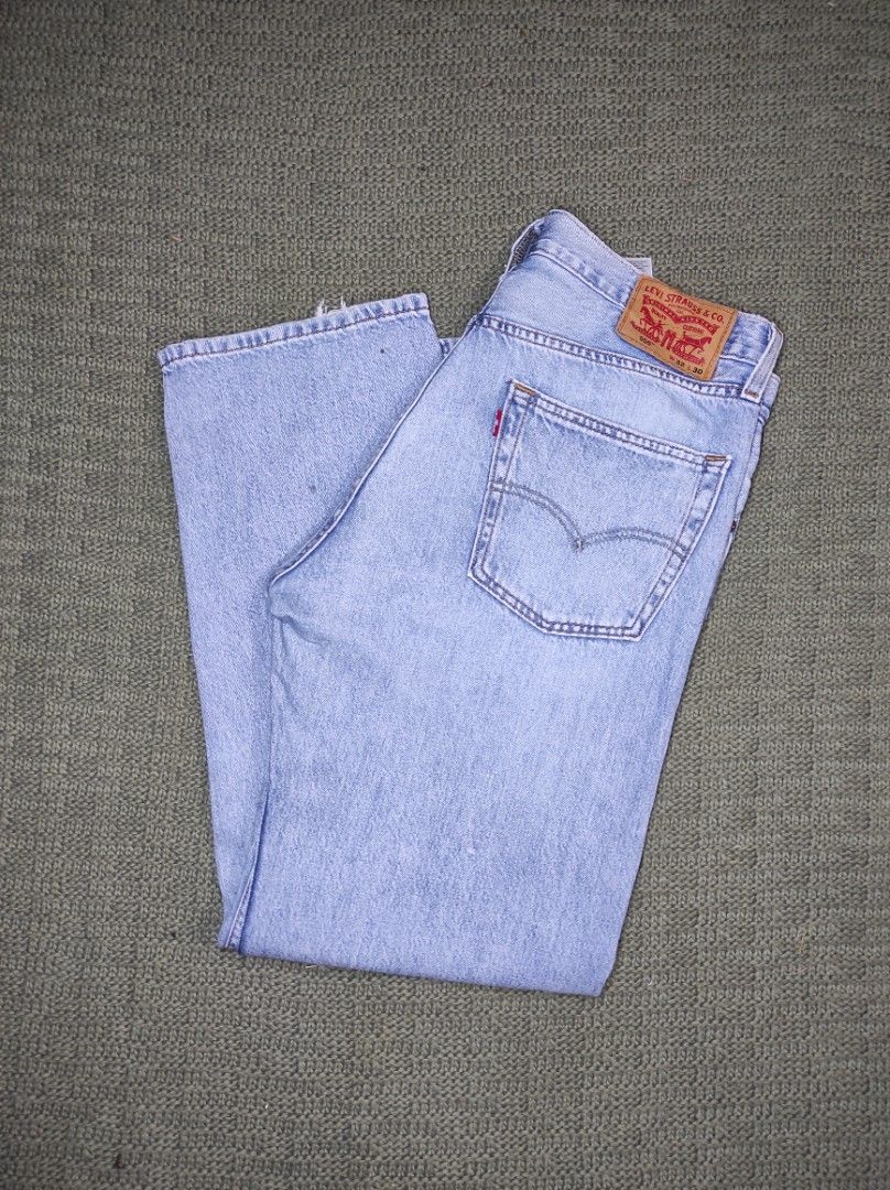 LEVI'S 555 PANTS (Category: Jeans) located in Las Pinas. Submitted by jeusmanlangit (Listing ID 1471031082, Image 2). Description: LEVI'S 555 PANTS DIMES: W: 32 L: 30 HEM: 9 NO ISSUE 680 PESOS LANG DM📩.