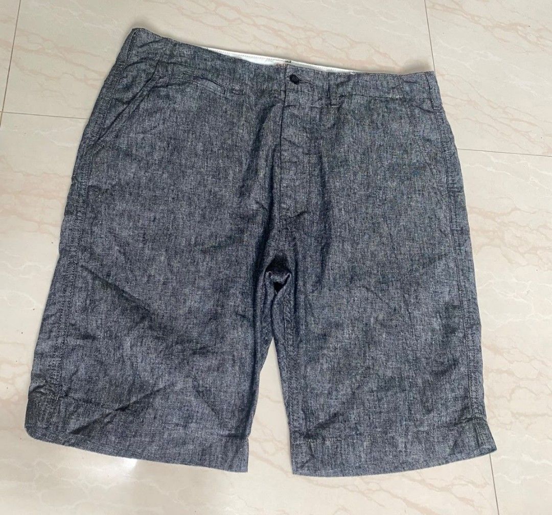 Levis Chino Short (Category: Shorts) located in Santo Tomas. Submitted by liyothrift (Listing ID 1470932299, Image 1). Description: Levi's men's gray chambray/ linen-blend flat-front chino shorts. Excellent condition Width 34-36 Length 22 Loc Santo Tomas DDN 8112.
