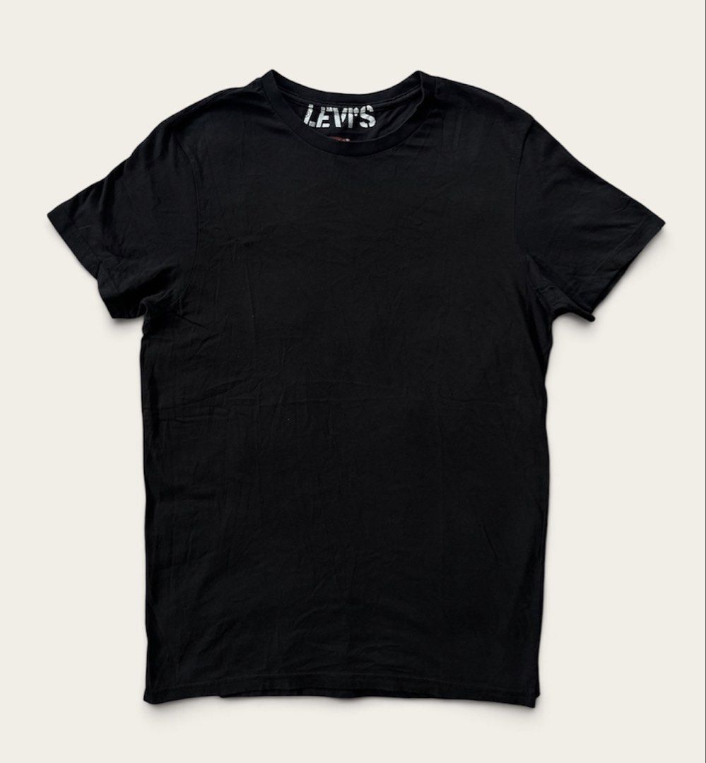 Levi's Essential Crewneck Basic Tee - Black (Medium) (Category: Tshirts & Polo Shirts ) located in Maddela. Submitted by ronb.tp (Listing ID 1471016343, Image 1). Description: (eDimensions): 19” Width x 29” Length Color / Condition Rate: 9.8 / 10 (Excellent pre-owned condition, deep black color, no fading) No issues (No holes, stains) .