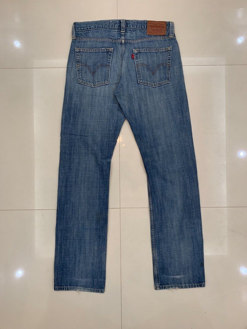 Levi’s 514 Straight Jeans (W32) (Category: Jeans) located in Mabalacat. Submitted by thriftkolangmagbenta (Listing ID 1471107066, Image 2). Description: Classic Levi’s 514 Slim Straight in medium blue wash. 100% cotton. factory blank red tab. Good used condition. Measurements: • Waist: 32 in • Length: 44 in • Thigh: 11 in • Hem: 8.5 in.