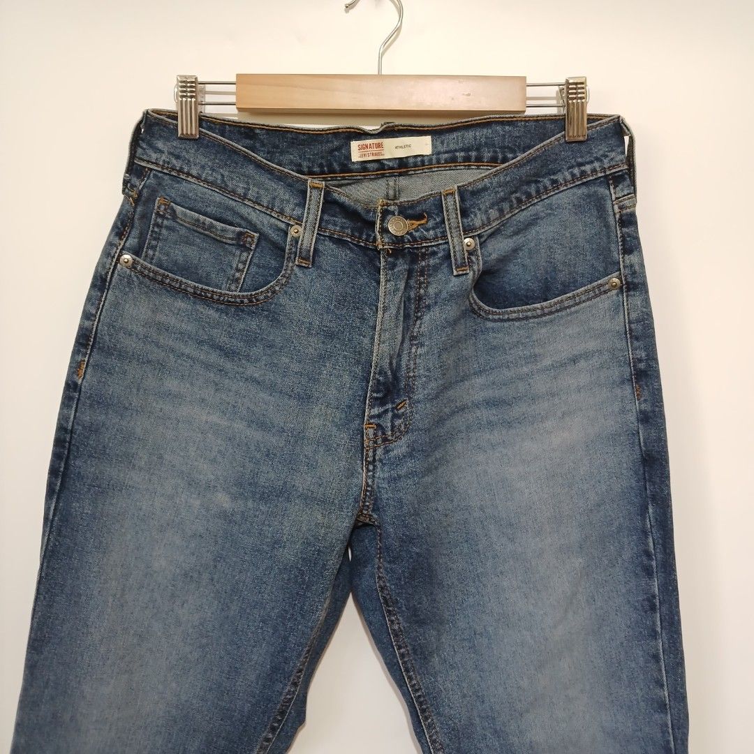 LEVI'S SIGNATURE (Category: Jeans) located in Ozamiz City. Submitted by 2nd.sight (Listing ID 1471041224, Image 3). Description: size: 31x30 w: 31-32 l: 39.5 hem: 8 issue: last pic (maliit lang).
