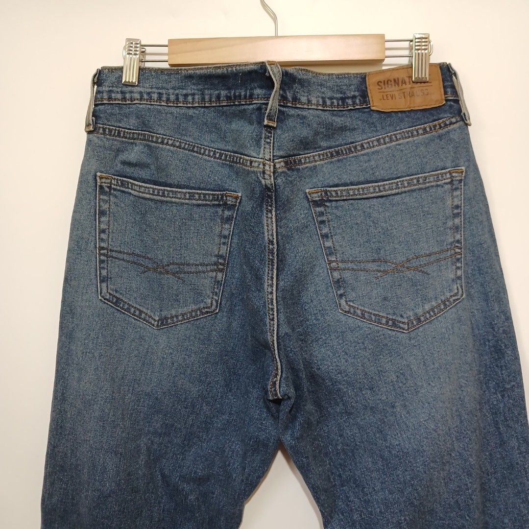 LEVI'S SIGNATURE (Category: Jeans) located in Ozamiz City. Submitted by 2nd.sight (Listing ID 1471041224, Image 2). Description: size: 31x30 w: 31-32 l: 39.5 hem: 8 issue: last pic (maliit lang).