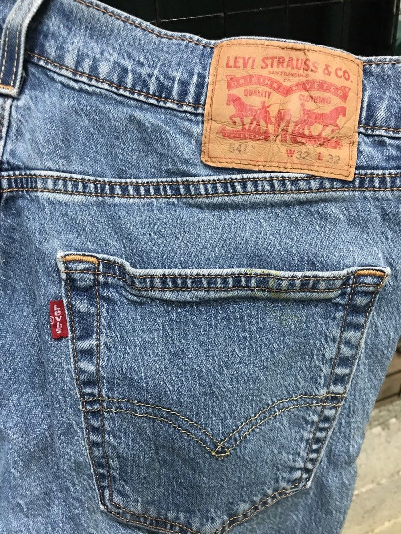LEVIS STRAIGHT CUT 514 (Category: Jeans) located in Salug. Submitted by bagdoi_finds (Listing ID 1471061681, Image 3). Description: .