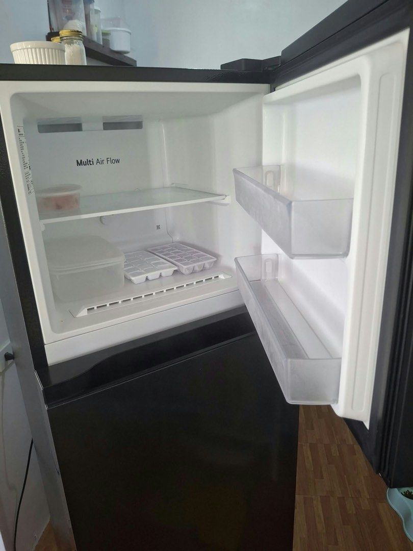 LG | RVT - B093MC (Category: Refrigerators and Freezers) located in Manila. Submitted by zin.tzn (Listing ID 1471005838, Image 2). Description: LG REFRIGERATOR Good as Brand New Only used for 10 months. RFS: Decluttering as we move out. .