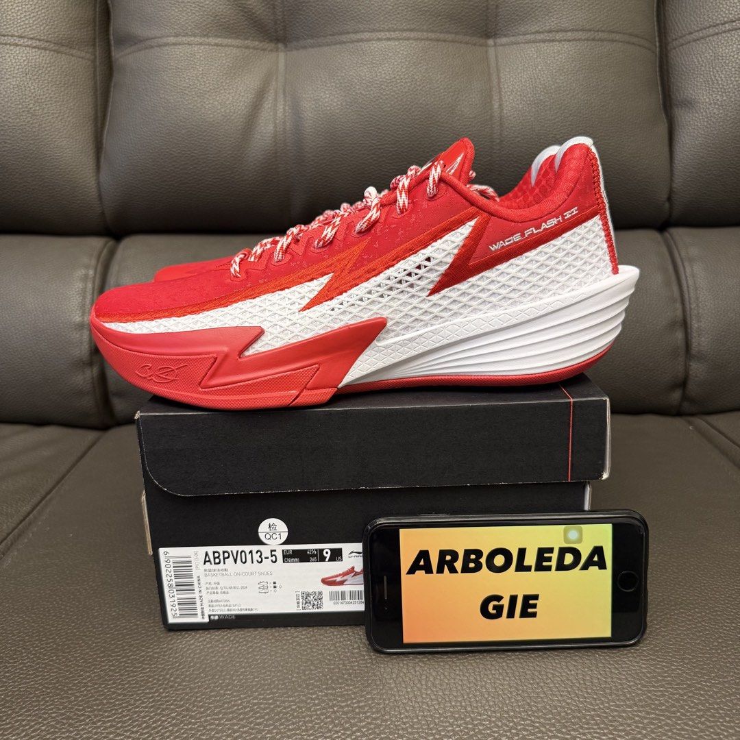 Lining Wade Flash 2 (Category: Sneakers) located in Quezon City. Submitted by giearboleda (Listing ID 1471093124, Image 2). Description: lining wade flash 2 size 9us 2,995php brandnew w box novaliches qc loc.