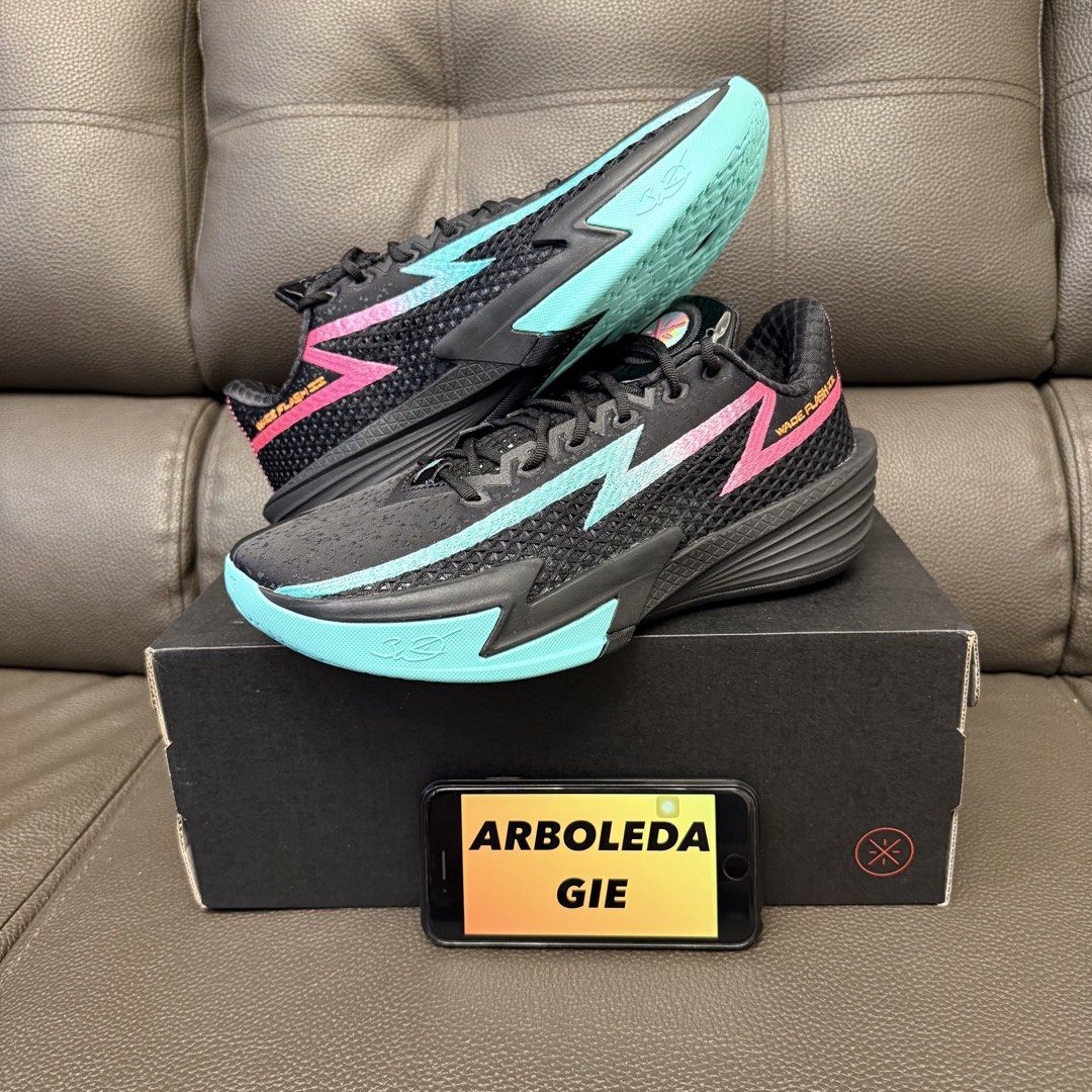 LINING WADE FLASH 2 (Category: Sneakers) located in Quezon City. Submitted by giearboleda (Listing ID 1471093199, Image 2). Description: lining wade flash 2 size 9.5us 2,995php brandnew novaliches qc loc.