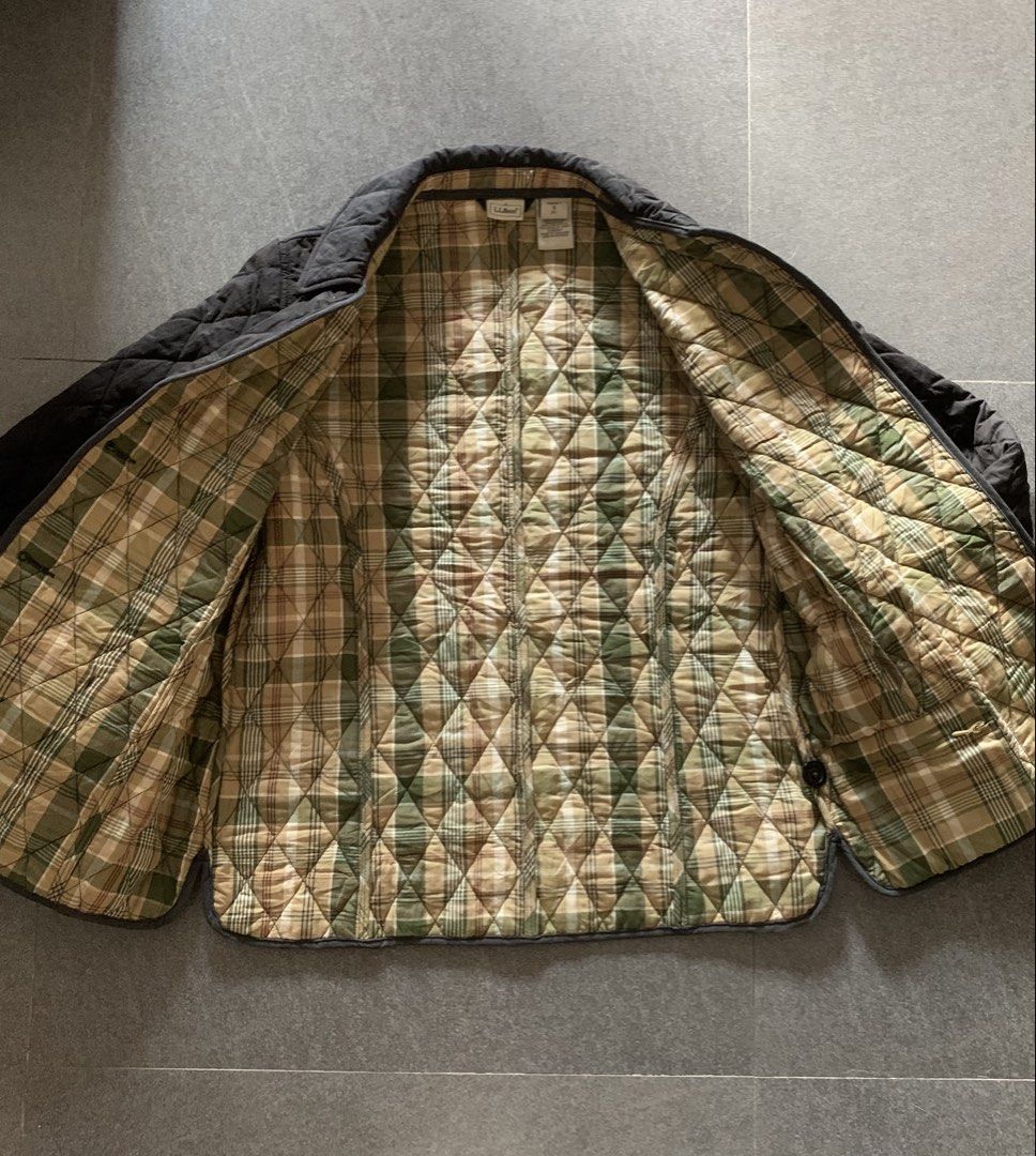 LL Bean diamond quilted jacket (Category: Coats, Jackets and Outerwear) located in Quezon City. Submitted by curatedtaste (Listing ID 1470947850, Image 2). Description: 90s Women’s LL Bean Diamond Thermcore quilted jacket Small on tag Lightweight Measurements (Taken Flat): * Pit-to-Pit:19 * Shoulders: 16 * Sleeve :25 * Length :26 Very good condition almost deadstock; still with thermore booklet .