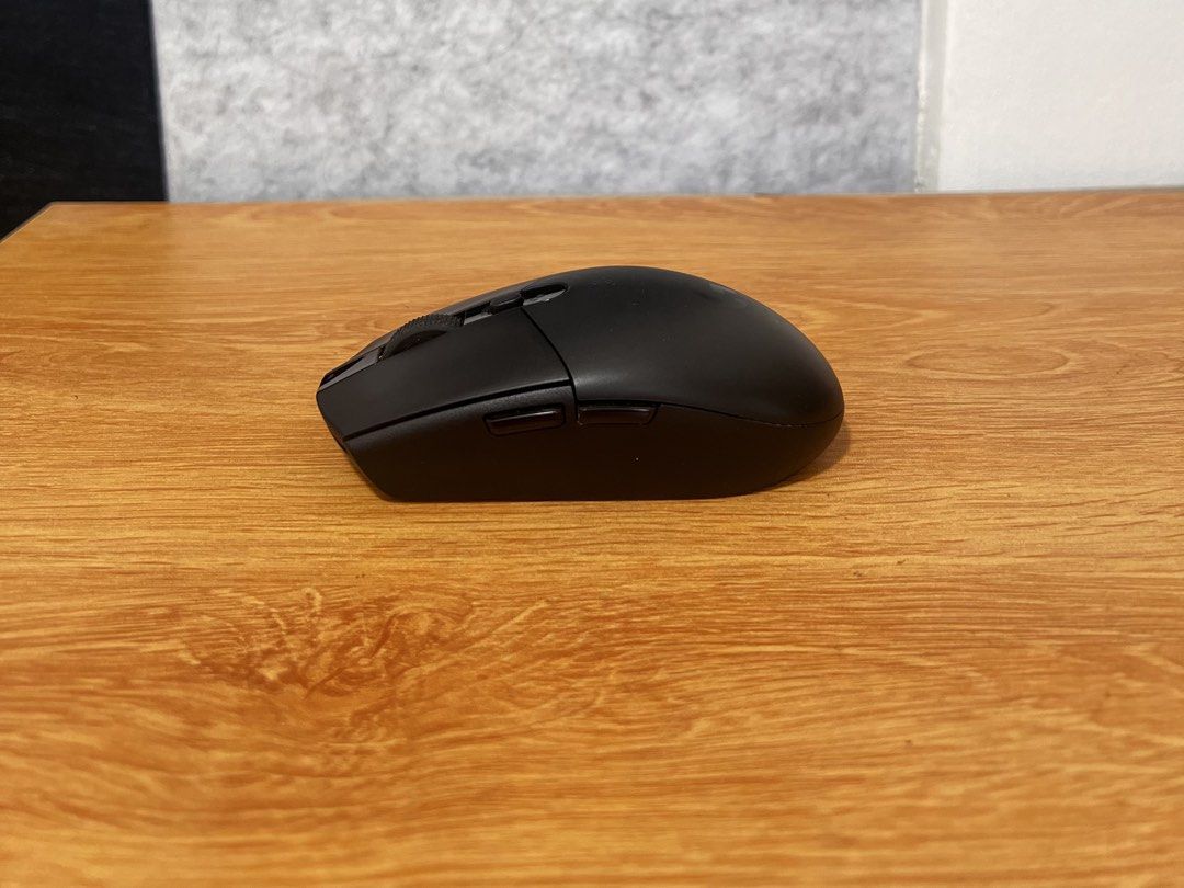 Logitech Wireless G304 Lightspeed Gaming Mouse (Category: Mouse & Mousepads) located in Imus. Submitted by fastcloud222 (Listing ID 1470969726, Image 2). Description: FOR SALE: Logitech Wireless G304 Lightspeed Gaming Mouse •800PHP •complete box w/ receipt •properly working •no issue Freebies: •Inplay BK680 RGB Gaming Keyboard > no issue > all keys working •2pcs Duracell AA batteries RFS: reverting back to wired Meet Up within Lancaster New City.