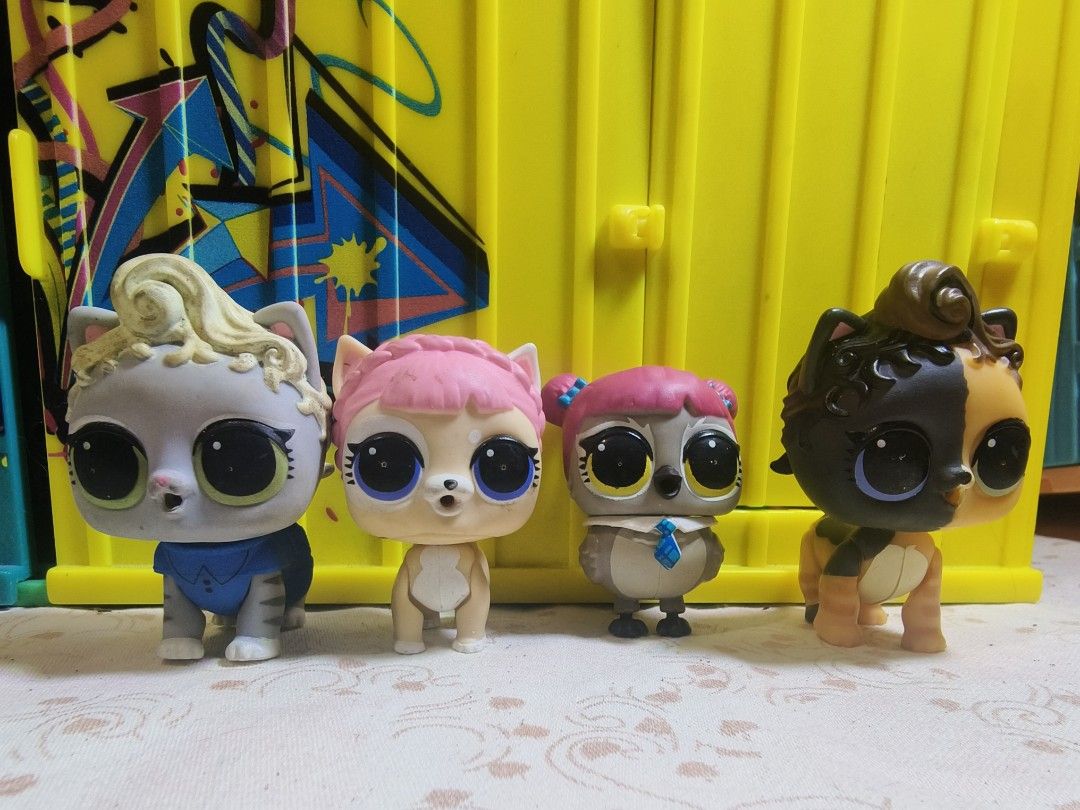 L.O.L. Surprise! Dolls and Container Playset (Category: Kids Toys) located in Caloocan City. Submitted by mckysprelove (Listing ID 1471048862, Image 2). Description: - Complete L.O.L. Surprise! set with dolls, pets, capsules, and accessories - Includes modular container playset units that stack and open into rooms - Multicolored storage blocks great for display or playtime - All items pictured are included in the bundle - Ideal for collectors and
