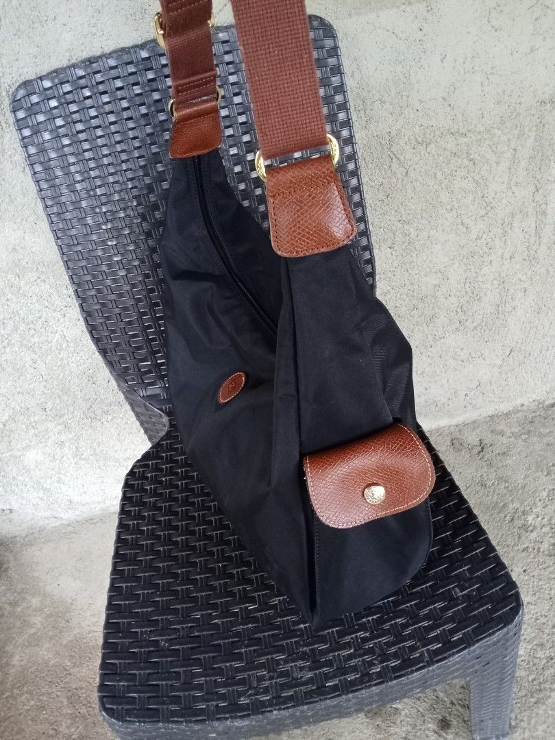 LONGCHAMP LE PLIAGE HOBO BAG LARGE (Category: Shoulder Bags) located in Vinzons. Submitted by gracecollectionsph09 (Listing ID 1470948956, Image 3). Description: GOOD CONDITION MINIMAL SIGN OF USE ONLY PAYMENT FIRST BICOL LOCATION.