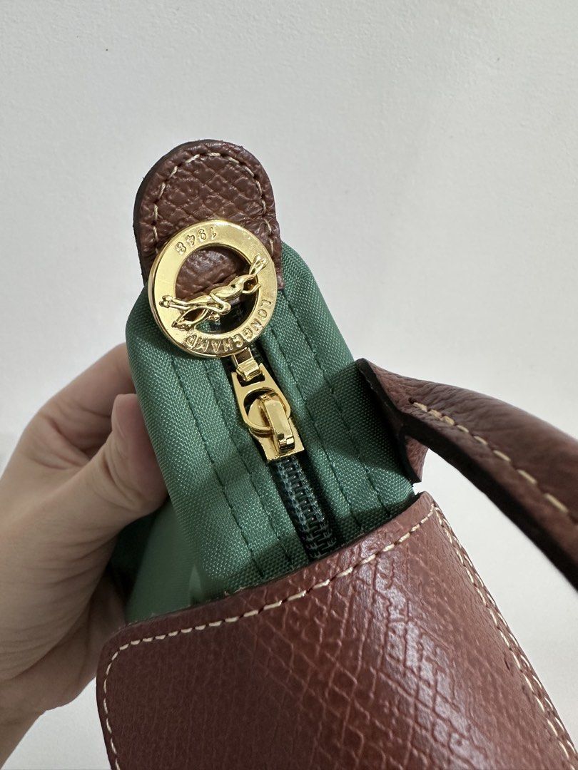 Longchamp Le Pliage Original Pouch with Handle (Category: Purses & Pouches) located in Malabon City. Submitted by seseche (Listing ID 1471047190, Image 3). Description: Longchamp Le Pliage Original Pouch with Handle.