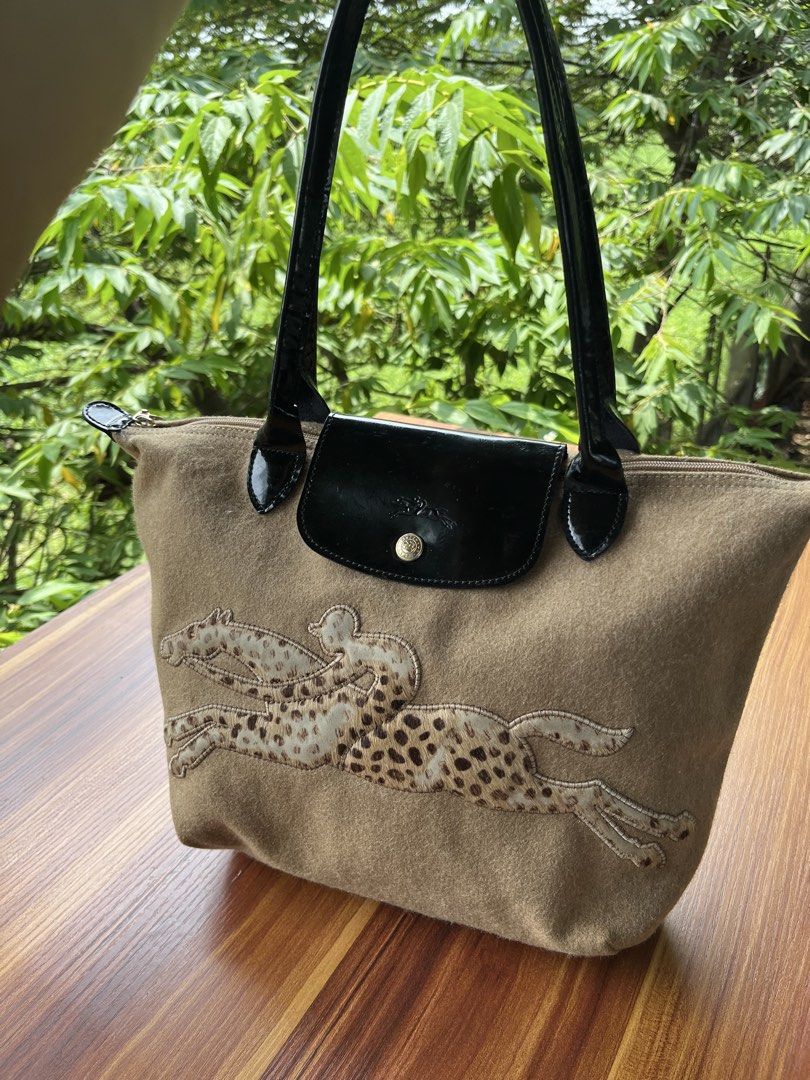 Longchamp tote bag (Category: Shoulder Bags) located in Oroquieta. Submitted by prelovedluxefinds (Listing ID 1471034540, Image 1). Description: medium made in France ykk zip selected ukay source .