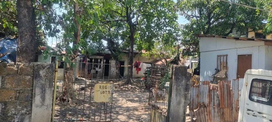 Lot property with small structure and open yard (Category: Lot) located in Caloocan City. Submitted by zenj09 (Listing ID 1471039677, Image 1). Description: 🏡 LOT FOR SALE IN SAN NICOLAS, BACOOR, CAVITE! 📍 💰 Asking Price: ₱16,000,000 Looking for a prime property investment in Bacoor, Cavite? This could be the perfect opportunity for you! 📌 Property Details: 📍 Location: San Nicolas, Bacoor, Cavite 🏷️ Block 32, Lot 9 📐 Lot Area: 300 square m