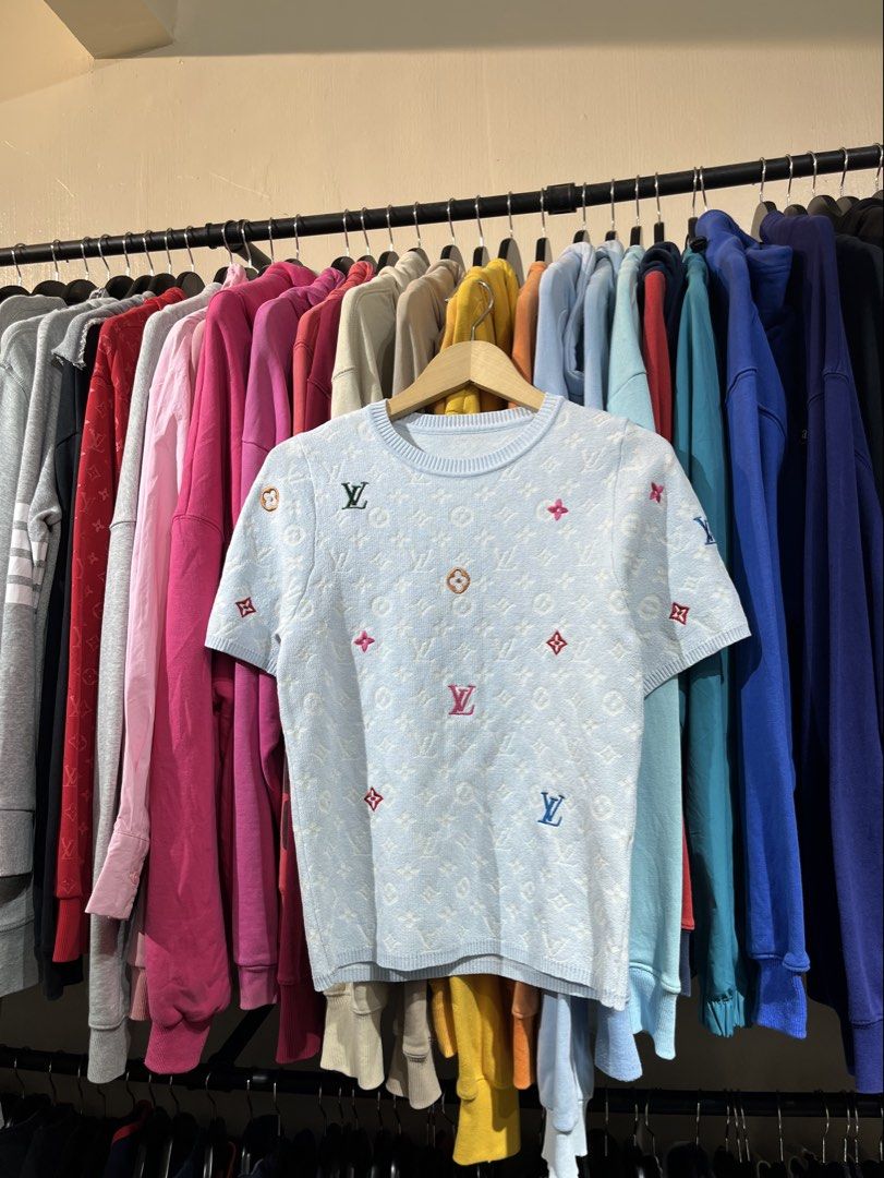 Louis Vuitton Knitted Top (Category: Shirts) located in Lucban. Submitted by rep.rznt (Listing ID 1470968885, Image 1). Description: Dimes: 15 width, 22 length No tags.