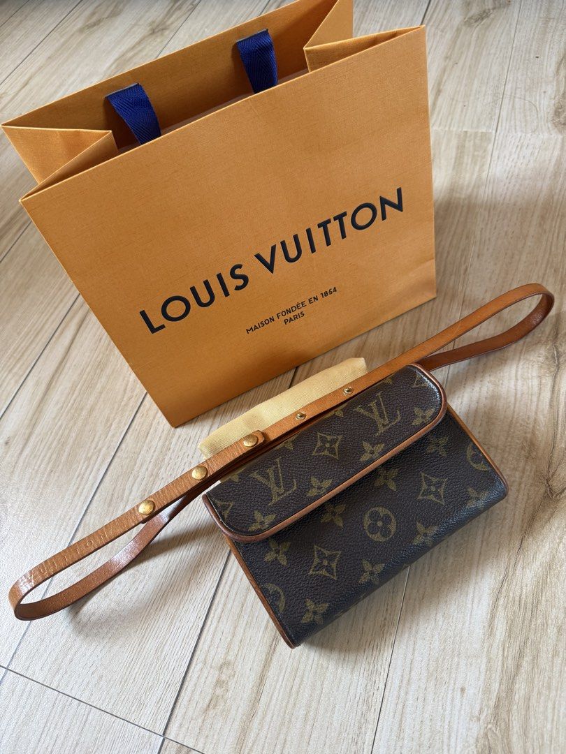 Louis Vuitton Monogram Canvas Pochette Florentine (Category: Cross-body Bags) located in Manila. Submitted by mariadarna (Listing ID 1471104998, Image 3). Description: Louis Vuitton Monogram Canvas Pochette Florentine waist/belt pouch with a detachable strap.