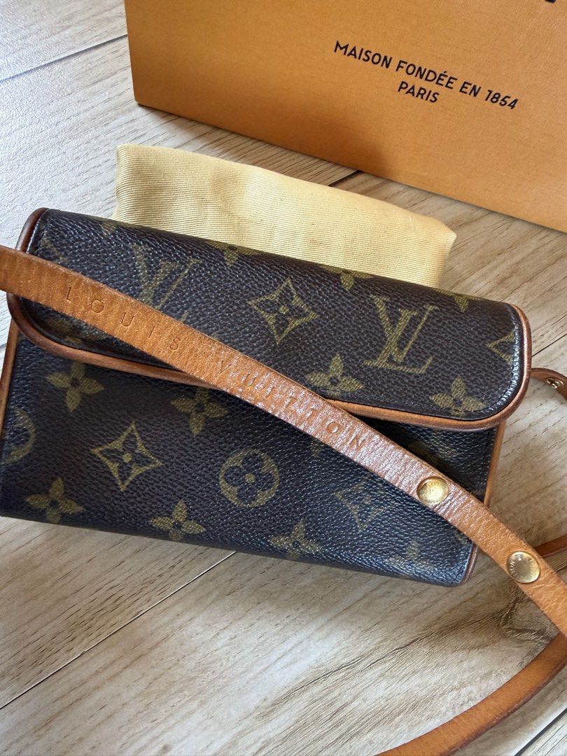 Louis Vuitton Monogram Canvas Pochette Florentine (Category: Cross-body Bags) located in Manila. Submitted by mariadarna (Listing ID 1471104998, Image 2). Description: Louis Vuitton Monogram Canvas Pochette Florentine waist/belt pouch with a detachable strap.