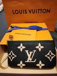 (Category: ) located in . Submitted by sashasarisarishoppe (Listing ID 1470985126, Image 1). Description: .