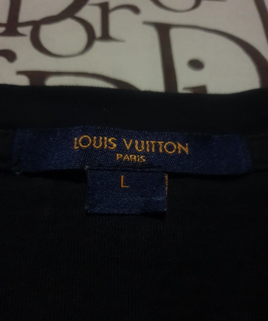 Louis Vuitton Monogram shirt (Category: Shirts) located in San Fernando. Submitted by retro.district. (Listing ID 1471105834, Image 2). Description: - Louis Vuitton Monogram - Size: Large(21x26) - Condition: Excellent - No issue - Color Rate: 9.5/10.