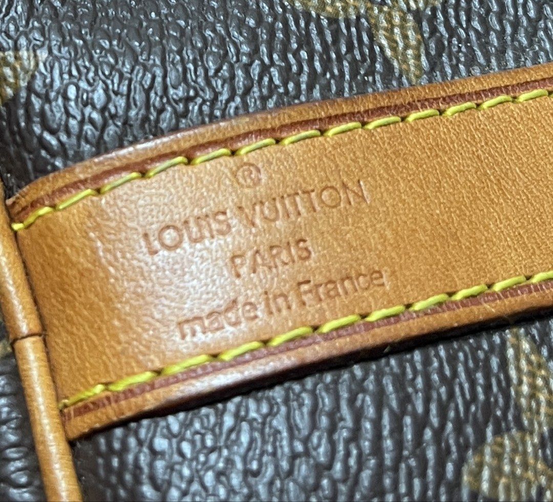 Louis Vuitton Monogram Speedy 25 Handbag (Category: Luxury Bags & Wallets) located in Iloilo. Submitted by fromthebins.ilo2 (Listing ID 1471065641, Image 3). Description: - Authentic Louis Vuitton Speedy 25 handbag - Classic Monogram canvas with brown Vachetta leather trim - Secure top zipper closure with shiny gold-tone hardware - Clean brown fabric interior lining - Features interior leather stamp "Louis Vuitton Paris made in France" - Date cod