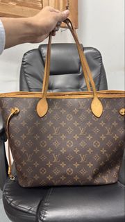 (Category: ) located in . Submitted by shoppersluxe2394 (Listing ID 1471001136, Image 1). Description: .