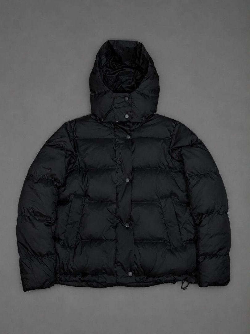 Lululemon Black Down Puffer Jacket Size 6 (Category: Coats, Jackets and Outerwear) located in Urdaneta. Submitted by jayceegarage (Listing ID 1470881319, Image 1). Description: Lululemon down puffer jacket in classic black. Size 6, 175/84A. Zip up front with snap buttons and detachable hood featuring the iconic logo on the back. Filled with 80% white goose down and 20% white goose feathers. Super warm for cold weather..