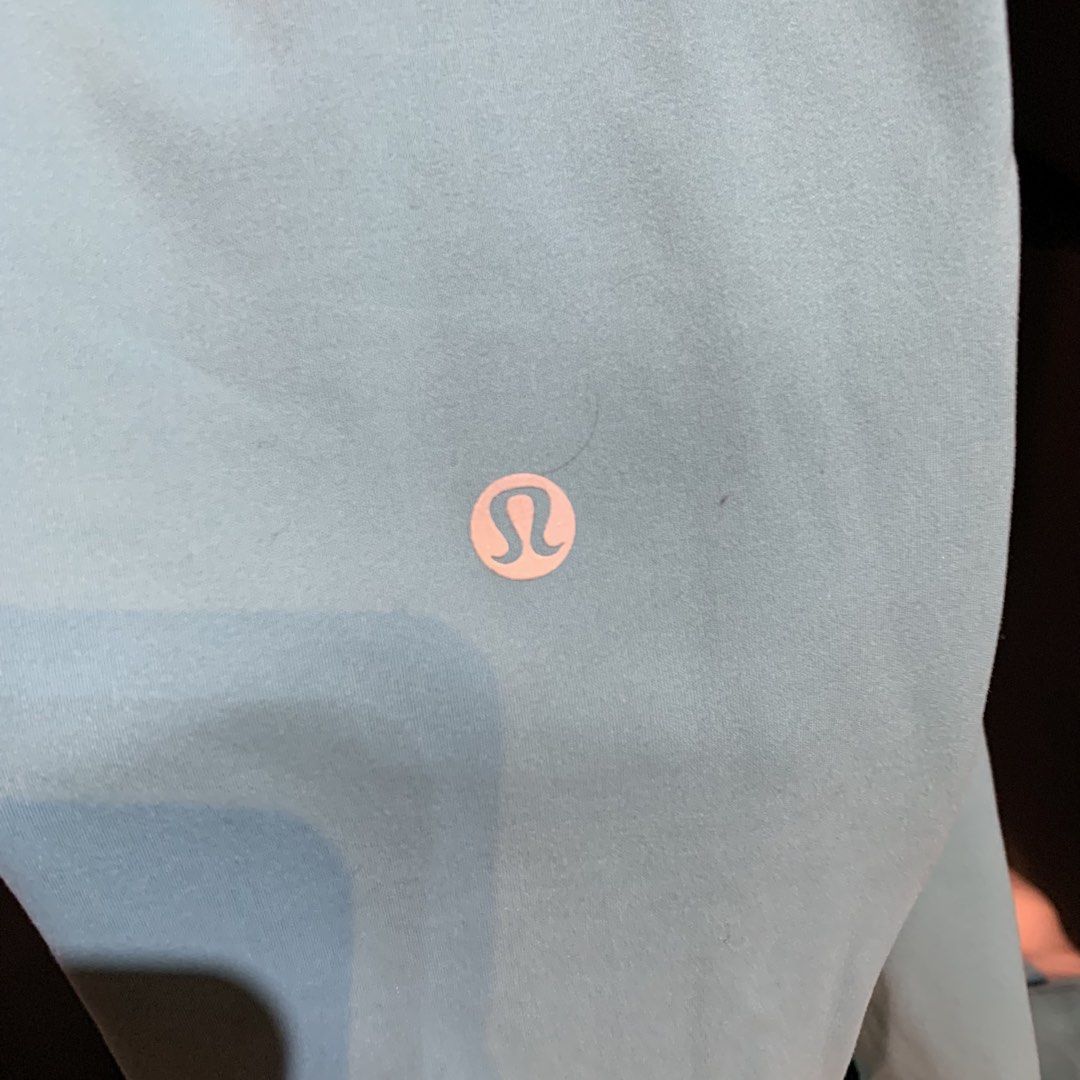 Lululemon Blue Green Leggings (Category: Activewear) located in Pasay City. Submitted by xoxoblair (Listing ID 1471020133, Image 2). Description: In good condition With signs of usage Very high quality Hindi bakat yung ano.