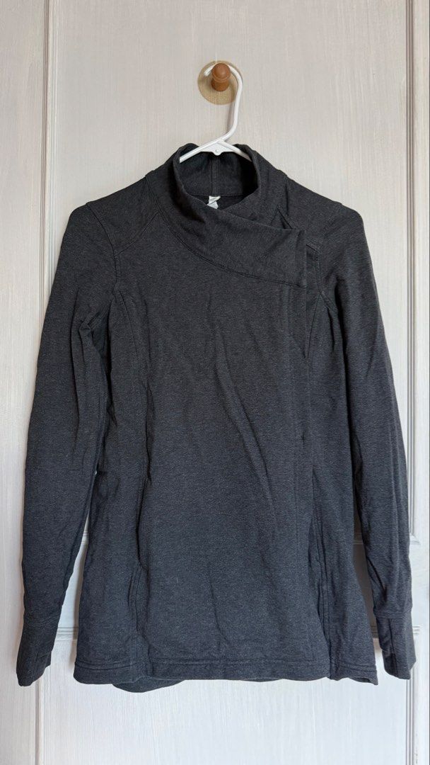 Lululemon convertible coat (Size 4) (Category: Coats, Jackets and Outerwear) located in Pasay City. Submitted by going.minimalist. (Listing ID 1470970070, Image 3). Description: .