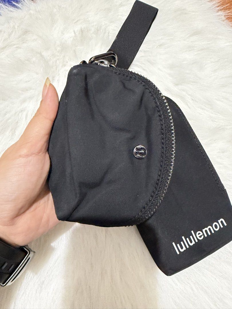 lululemon Dual Pouch Wristlet (Category: Wallets & Card holders) located in Quezon City. Submitted by mariamaharba7798 (Listing ID 1471087962, Image 2). Description: Dual Pouch Wristlet authentic .