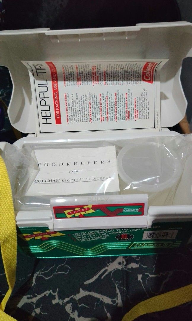 LUNCHKIT SET (Category: Vintage Collectibles) located in Manila. Submitted by nik-makino (Listing ID 1471085384, Image 3). Description: MADE IN U.S.A.