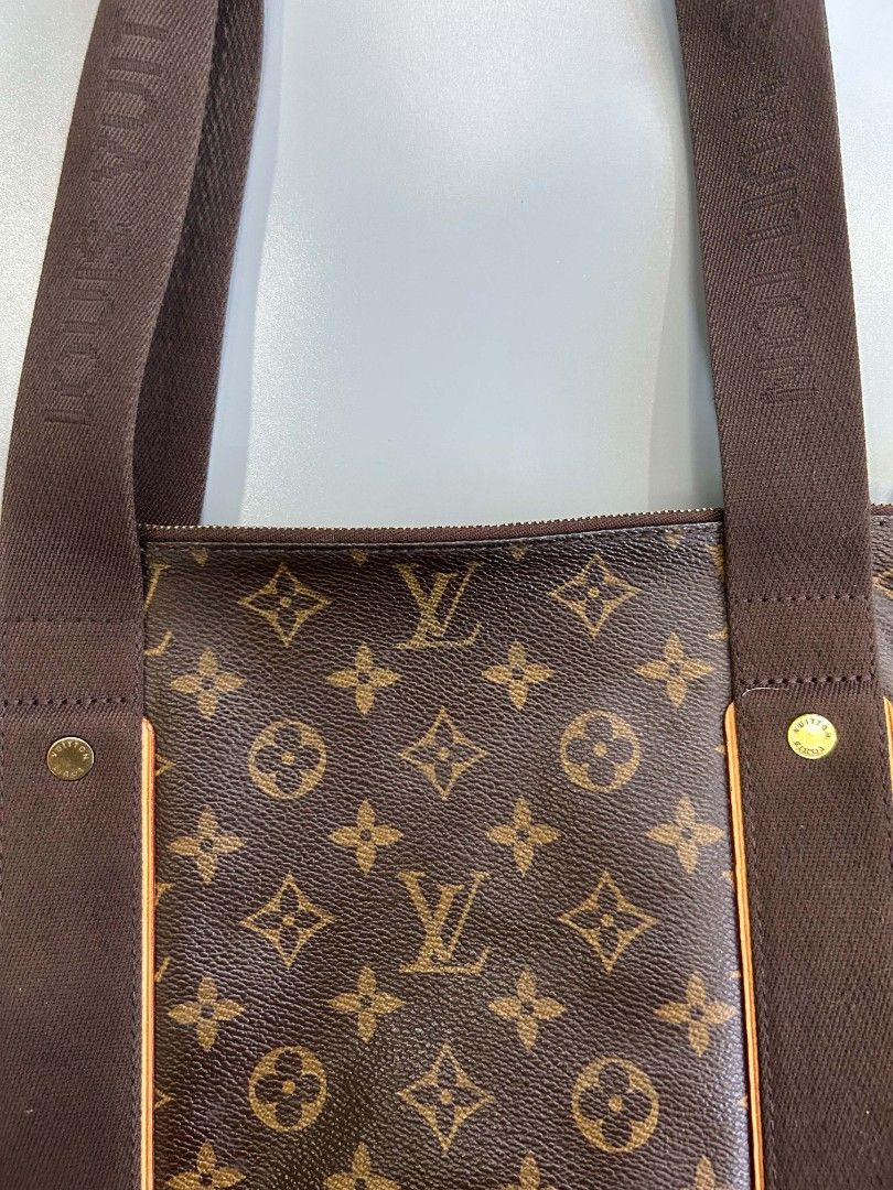 Lv cabas beaubourg (Category: Luxury Bags & Wallets) located in Santa Rosa. Submitted by _ba_mo_si_ (Listing ID 1471038646, Image 3). Description: Bag only Plus sf Dm.