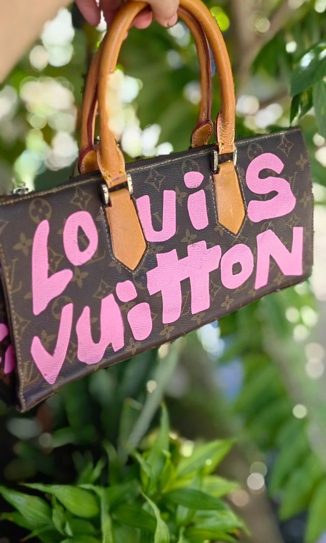 Lv Graffiti (Category: Shoulder Bags) located in Bacolod City. Submitted by darriebags88 (Listing ID 1470967903, Image 1). Description: coded not auth limited edition med size.