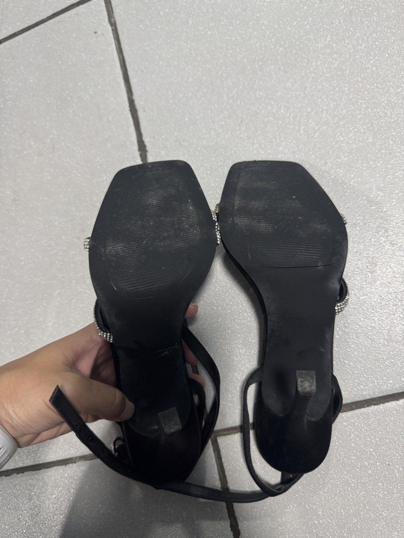 Mango Black And Silver Heels (Category: Heels) located in Pasig City. Submitted by closet_declut95 (Listing ID 1471006427, Image 3). Description: Used only once Comes with box and price tag Size: EU 36 .
