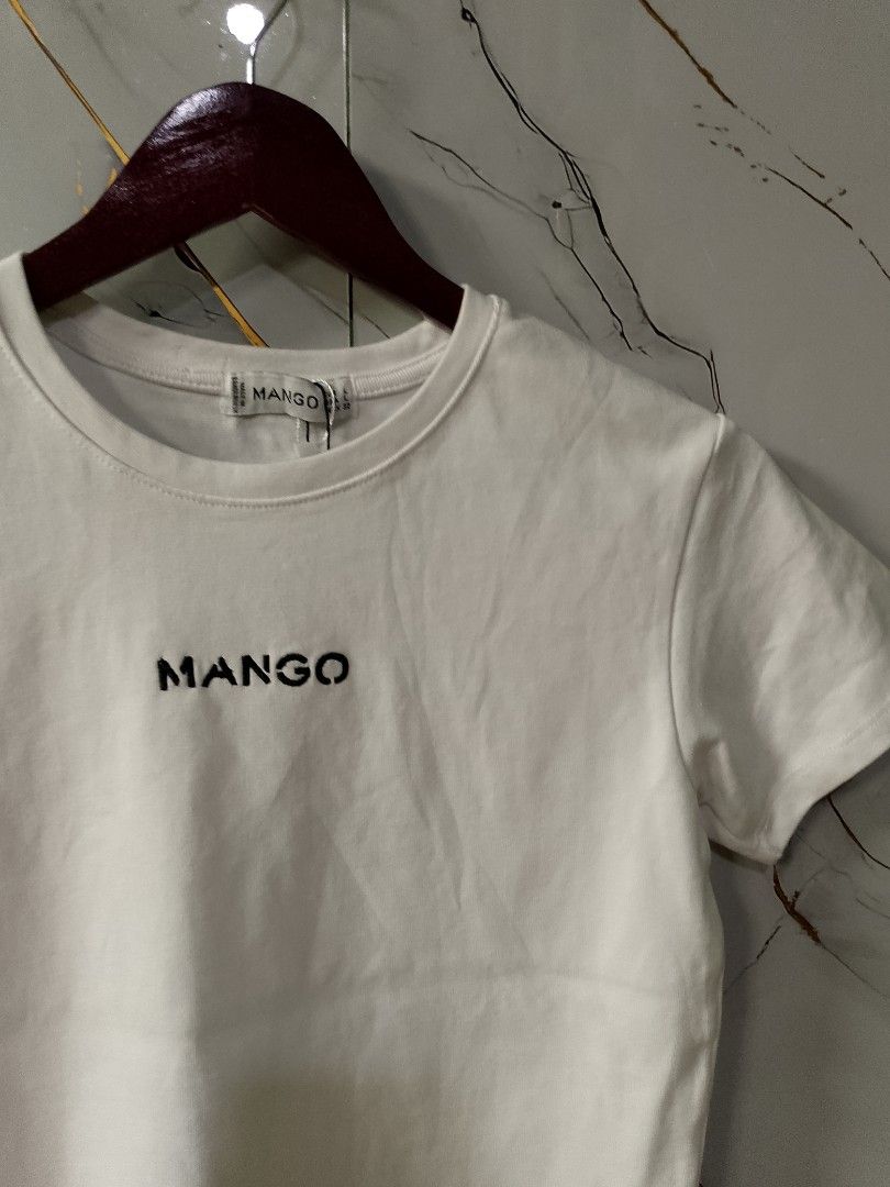Mango Tee (Category: Shirts) located in Rodriguez. Submitted by micscloset___ (Listing ID 1471092928, Image 2). Description: - size: m to l - brand new with tag - no issue.