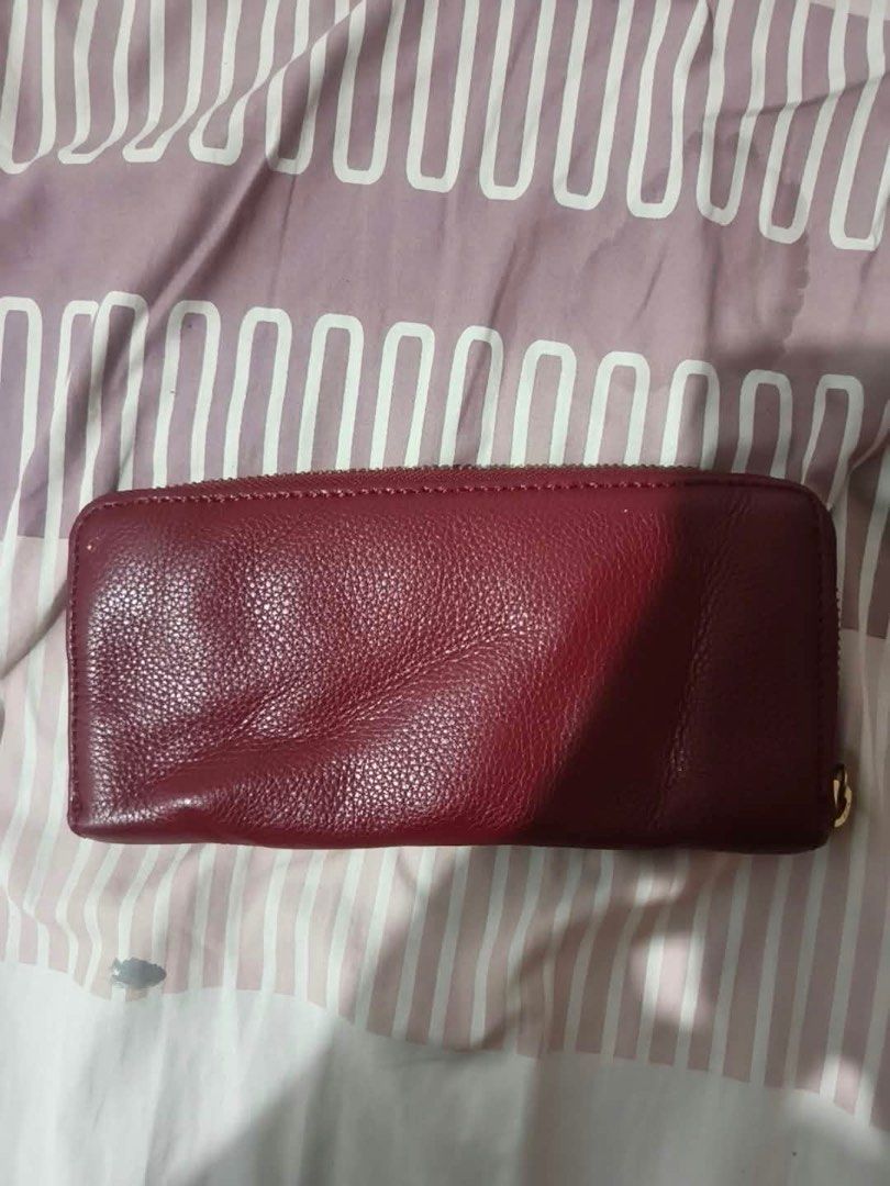 Marc by Marc Jacobs Long Wallet (Category: Luxury Bags & Wallets) located in Alaminos. Submitted by thriftings625 (Listing ID 1471069531, Image 2). Description: No issue Good as new Color rate: 9/10 No scratch, no color transfer.