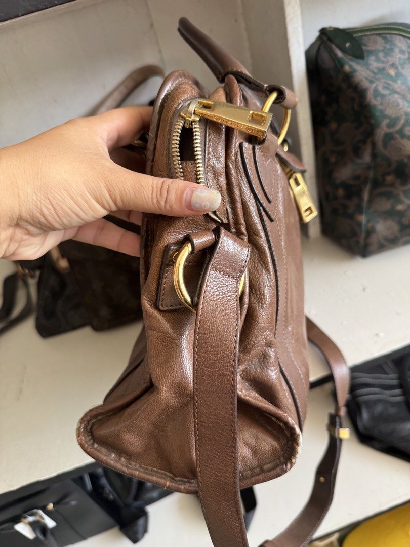 Marc Jacobs (Category: Luxury Bags & Wallets) located in Cagayan de Oro. Submitted by KoaApparelAtbp. (Listing ID 1470950602, Image 3). Description: Has corner edge flaw. Has washable dirt inside. Ukay sourced. Free shipping .