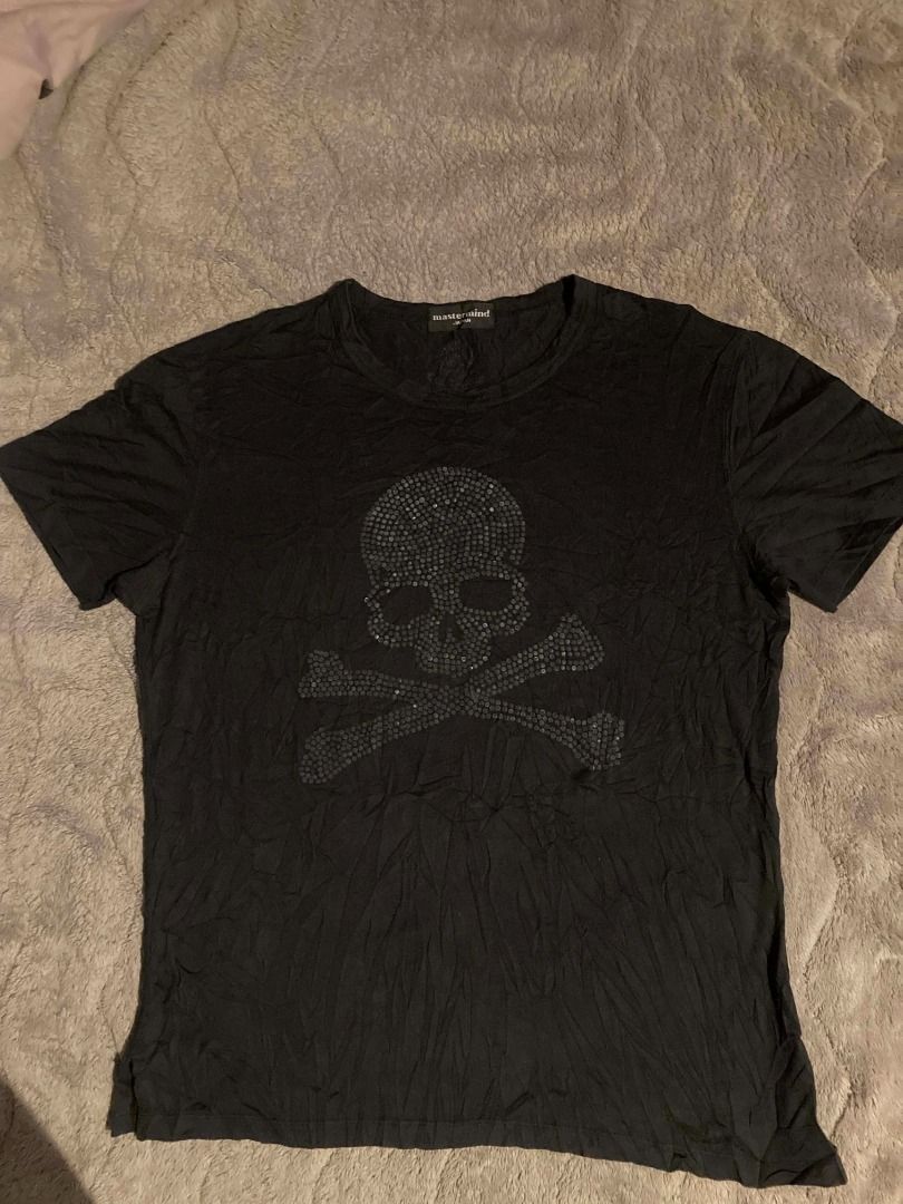 Mastermind Japan Rhinestone Skull Tee (Category: Activewear) located in Bulacan. Submitted by foundnfold (Listing ID 1471000390, Image 1). Description: Mastermind Japan Rhinestone Skull Tee WIDTH: 21 LENGTH: 27 COLOR RATE: 8/10 GOOD CONDITION MISSING SOME RHINESTONES .