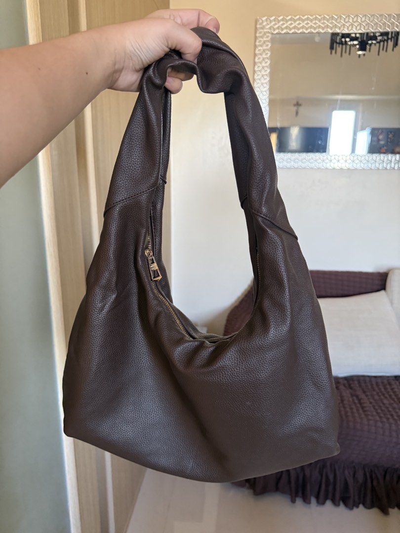 MEDIUM HOBO BAG (Category: Shoulder Bags) located in Manila. Submitted by kluvs2declutter (Listing ID 1471014365, Image 2). Description: Mumu Select Hobo Bag (medium) — rfs: declutter — issues: natanggal na yung gold-plated name ng brand, need wash — no to maselan since need pa ng wash before use!! no other issues — fixed price!! .